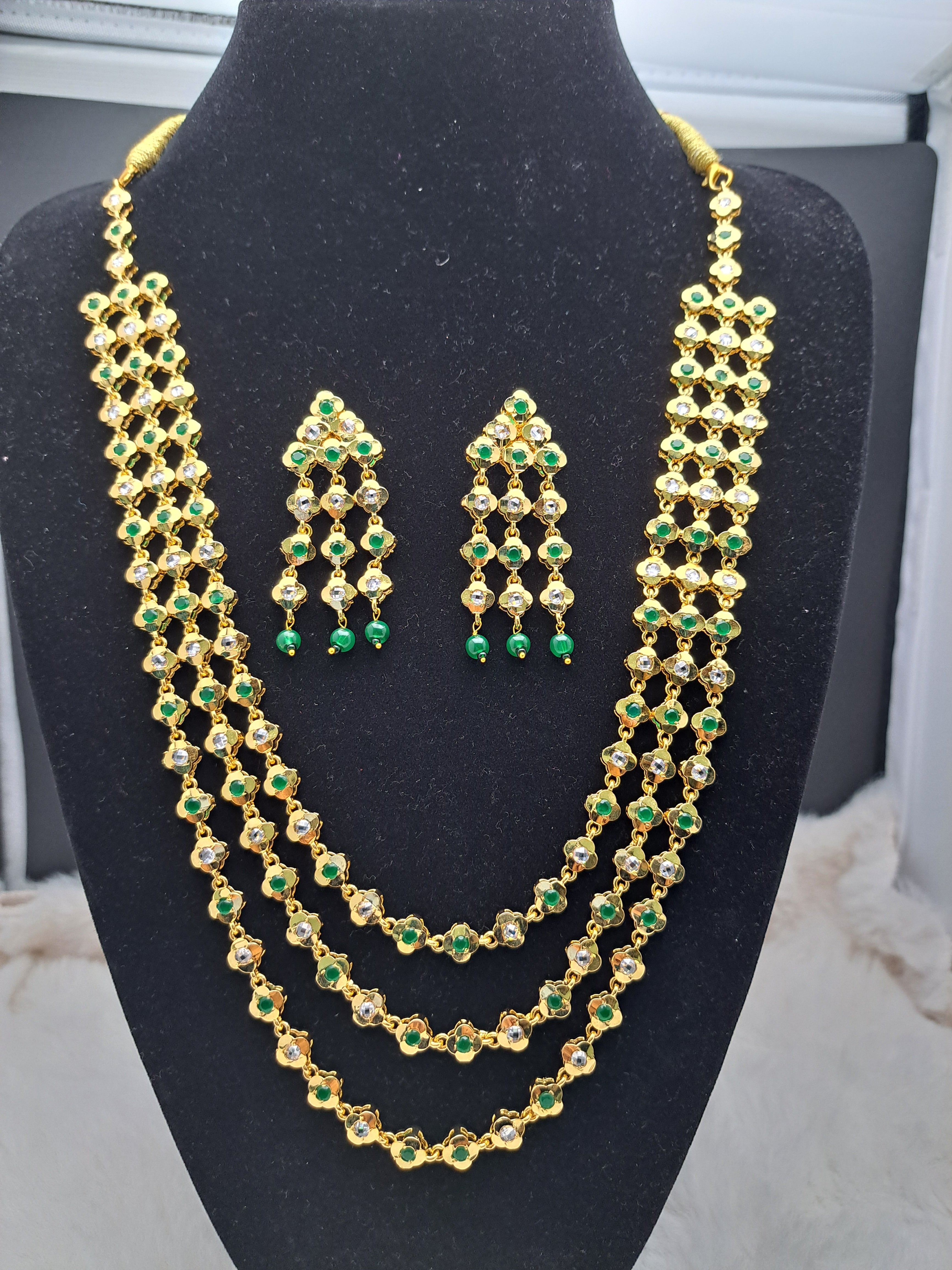 HYDERABADI EMERALD GREEN CHANDAN HAAR SET WITH MATCHING EARRINGS