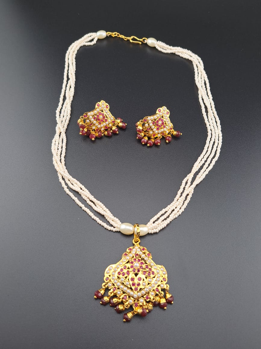 22K GOLD PLATED HYDERABADI RUBY RED & SEED PEARL PENDANT SET