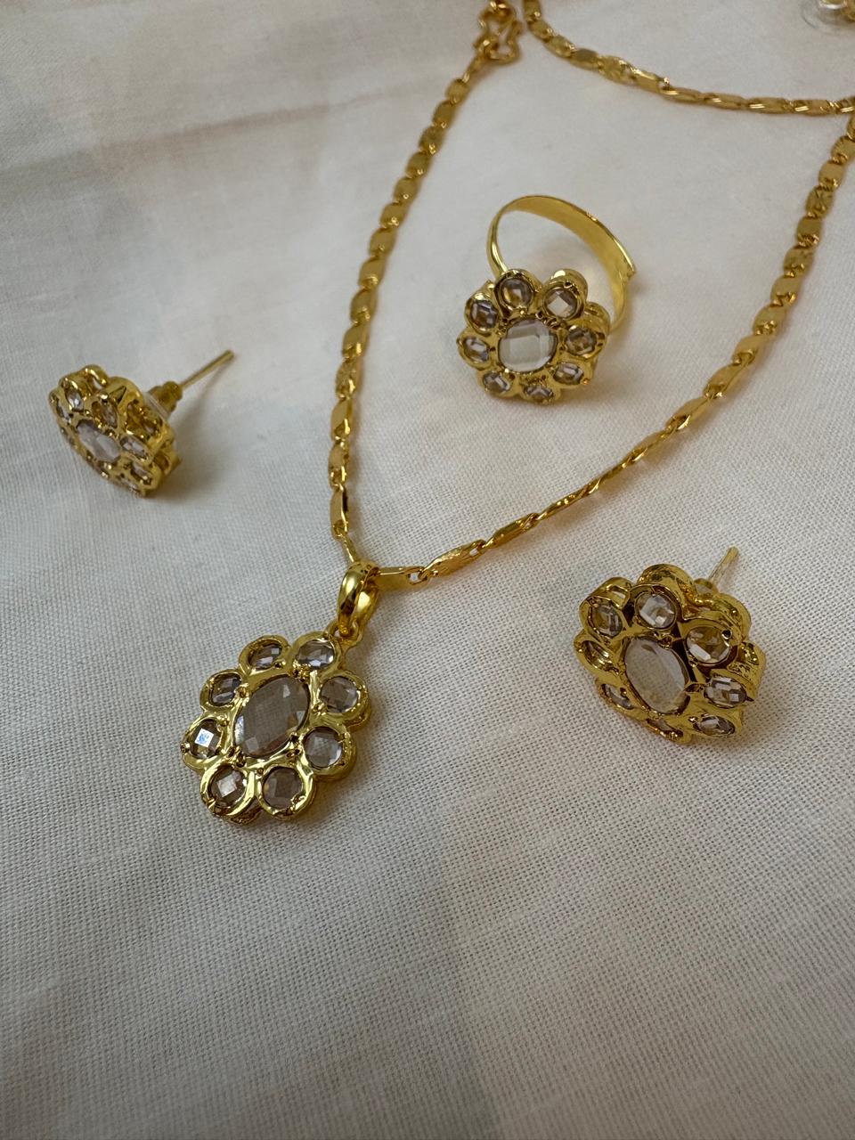 PENDANT SET WITH CHAIN AND FINGER RING-POLKI STONE.