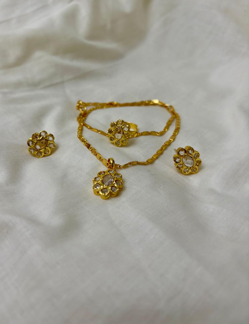 PENDANT SET WITH CHAIN AND FINGER RING-POLKI STONE.