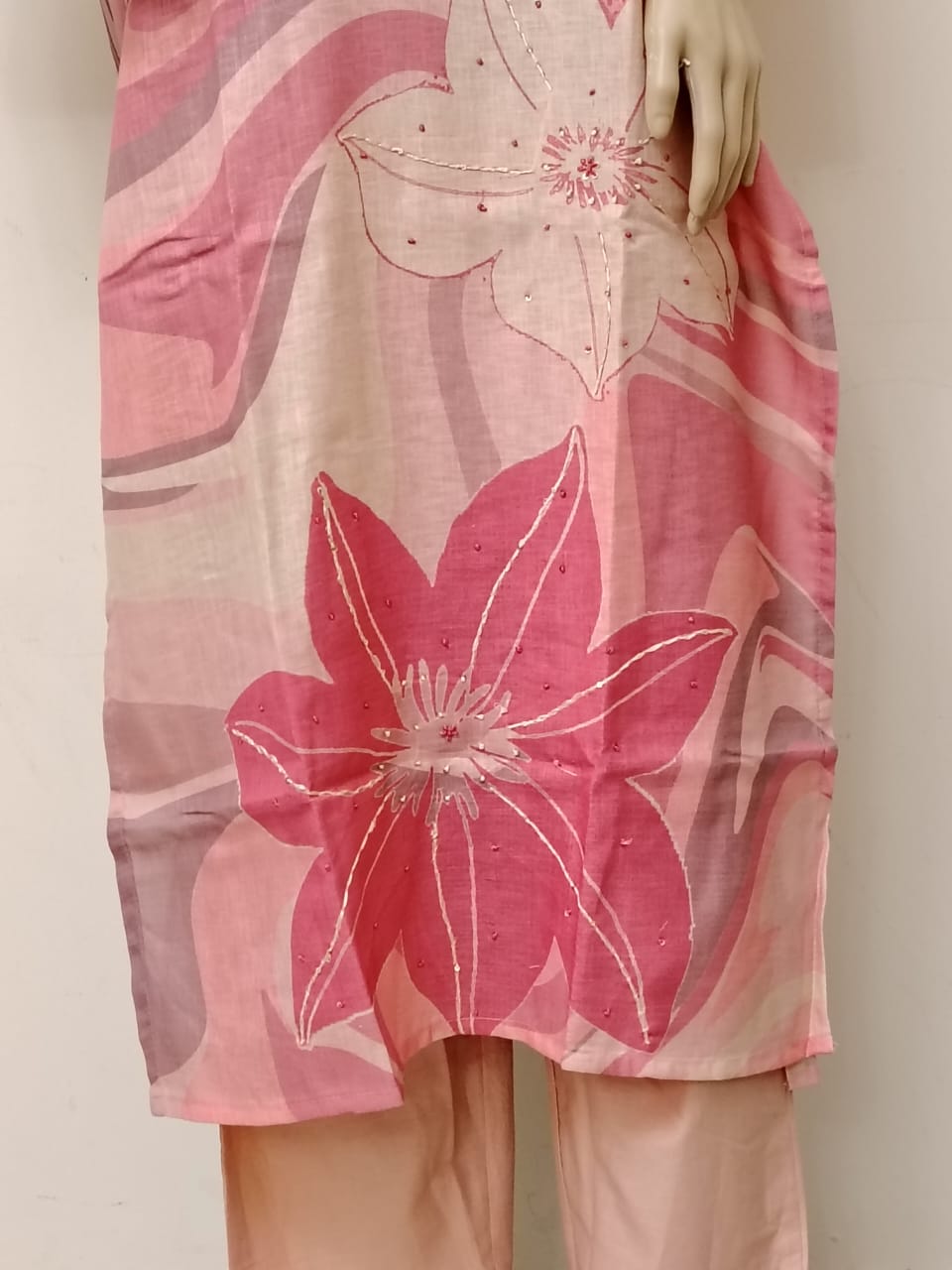 BLUSH LILY PLACEMENT PRINT JUTE SALWAAR KAMEEZ SET