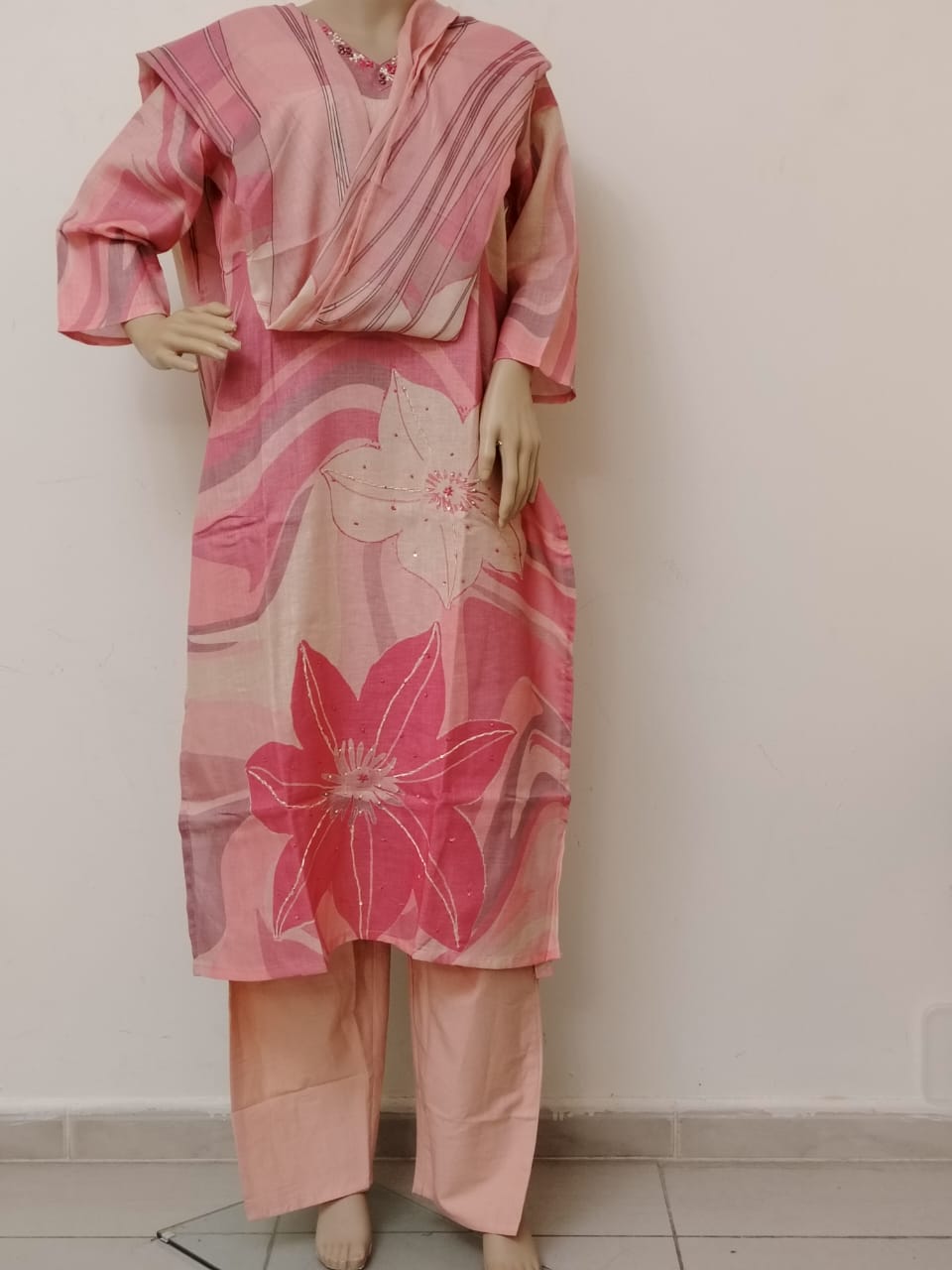 BLUSH LILY PLACEMENT PRINT JUTE SALWAAR KAMEEZ SET